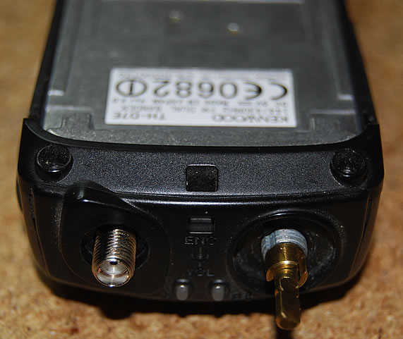 Kenwood
          TH-F7E Circuit Board Closeup